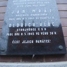 Pamětní deska Jana Mráze a Oldřicha Kloce v ulici Na Veselí v Praze