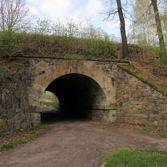Tunnel unter dem Eisenbahndamm Quantzweg