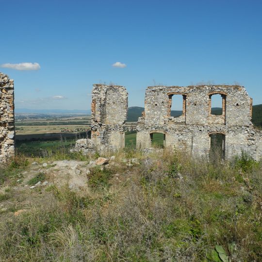 Hrad Oponice, múr hradbový I.