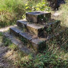 Cruzeiro existente no adro do Convento de São Francisco do Monte