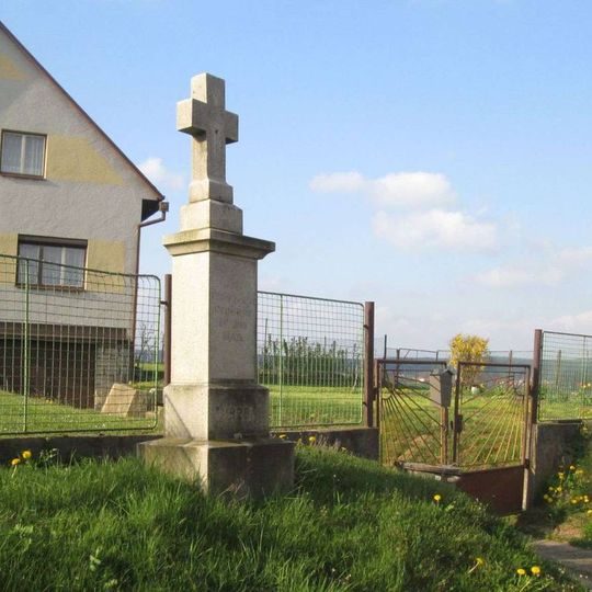 Kříž v severní části Metánov