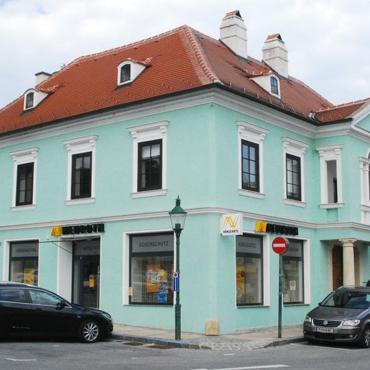 Wohn- und Geschäftshaus