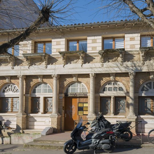 Maison en terre cuite de Virebent, 24 rue du Cimetière