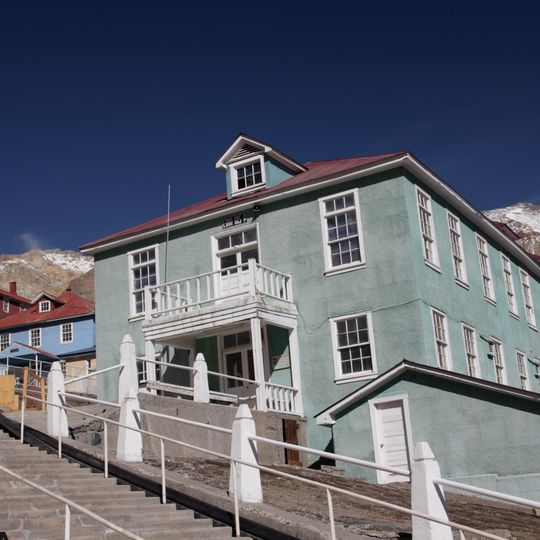 EDNI-105-P Communal institutions building