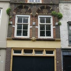 Weeshuisplein 18, Dordrecht