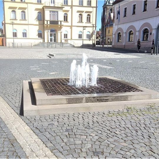 Kašna na Horním náměstí v Hrádku nad Nisou