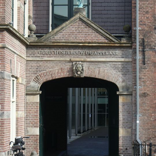 Klokhuisplein 1, Haarlem