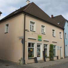 Wohn- und Geschäftshaus