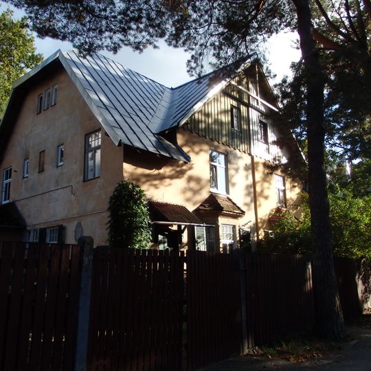 Dzīvojamā ēka - dvīņu māja