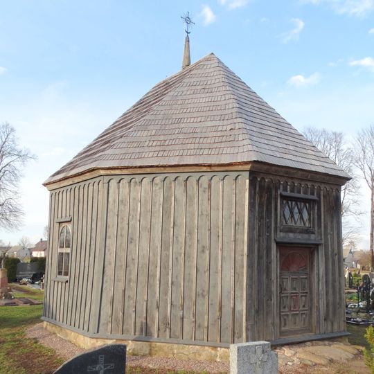 Grūšlaukė Cemetery Chapel