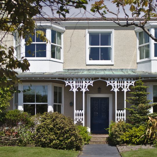 16 and 16A Marine Crescent, Waterloo