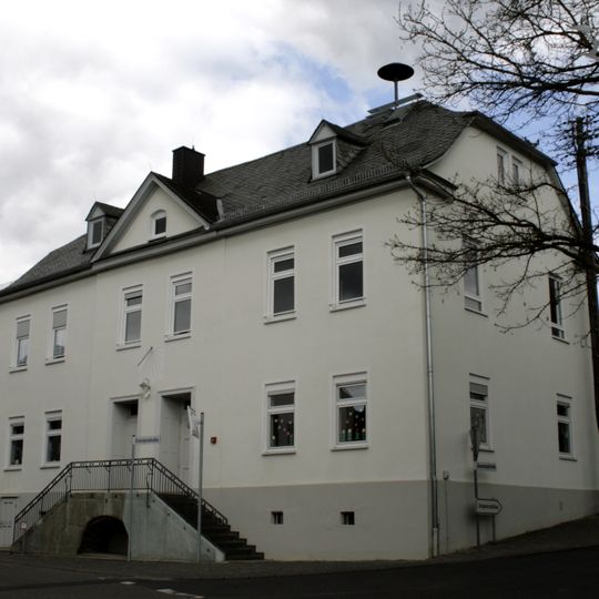 Alte Schule und Rathaus