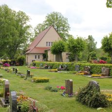 Kapelle, Grabmal, zwei Grabanlagen und sämtliche schmiedeeiserne Grabeinfriedungen (Einzeldenkmale zu ID-Nr. 09301560) Bischofswerdaer Straße