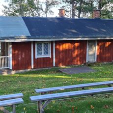Lakeside cottage in Urajärvi Manor