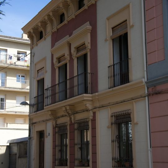 House in carrer Joaquim Vayreda, 3