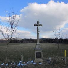 Kříž jižně od železniční zastávky Horní Vilímeč