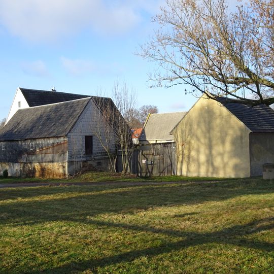 Wohnstallhaus und Seitengebäude eines Vierseithofes Goetheweg 50