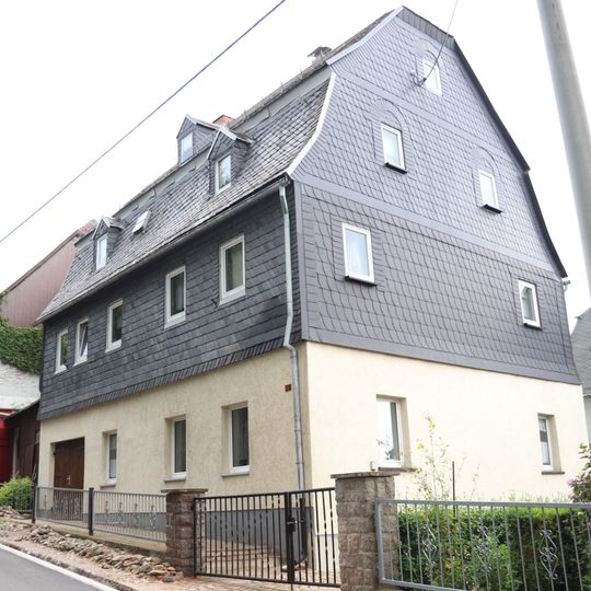 Wohnhaus in offener Bebauung Lindenstraße 20