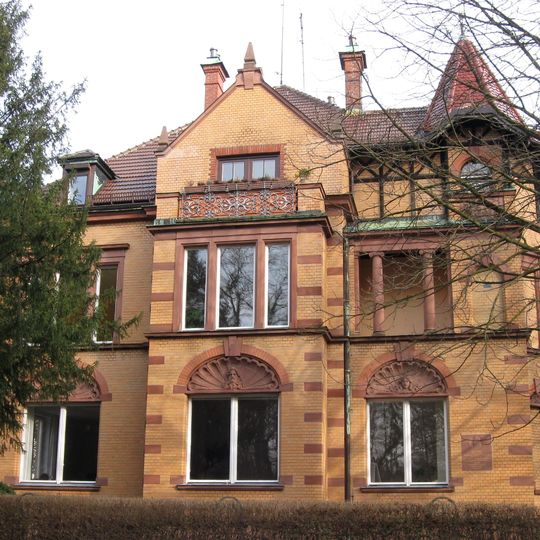 Maria-Theresia-Straße 11