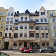 Mietshaus in geschlossener Bebauung Bernsdorfer Straße 92