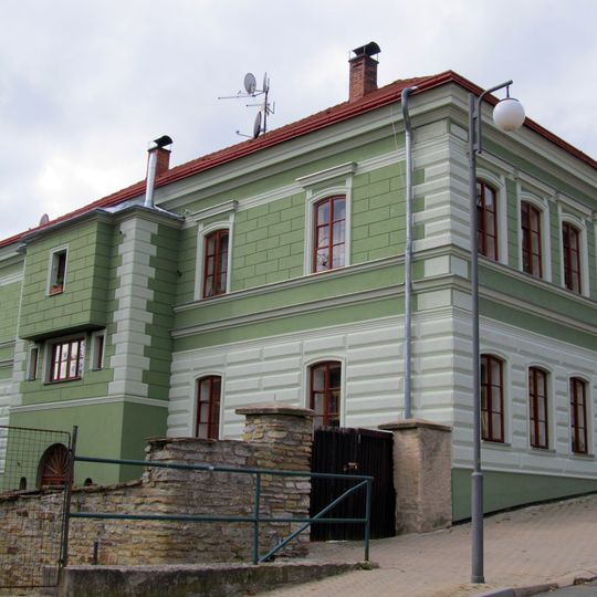 Českých bratří 1048