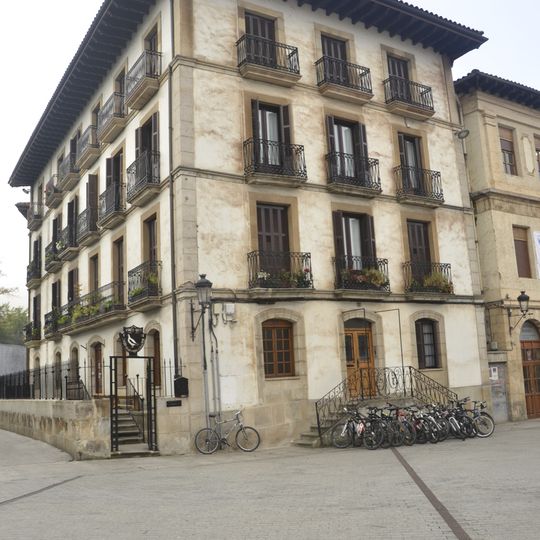 Foruen Enparantza 3 etxea