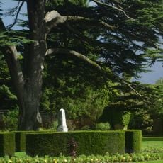 Monument to Sir Briggs