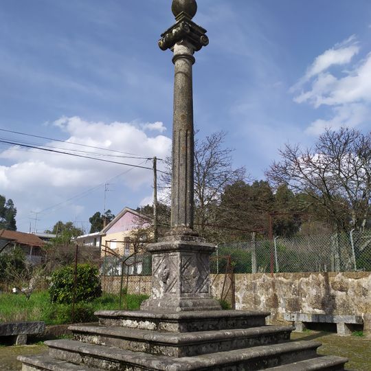 Wayside cross in Vilaça