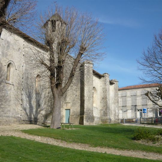 Église Saint-Pierre de Dampierre-sur-Boutonne