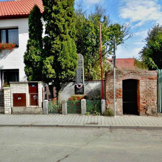 Pomník padlým v Dolních Jirčanech