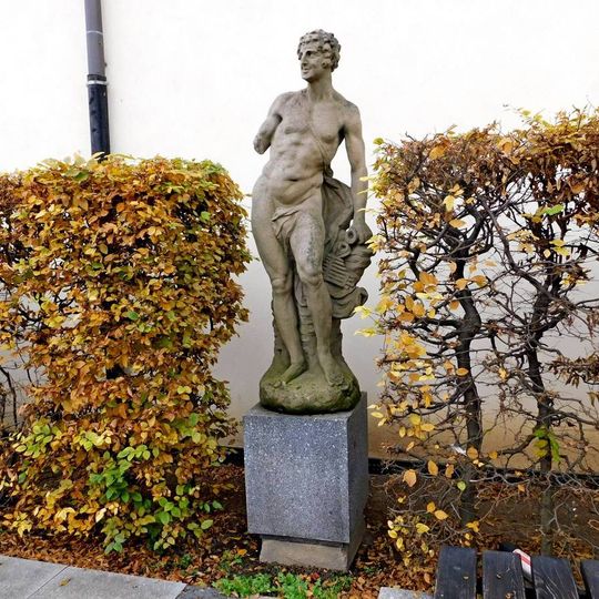 Socha Apolóna před Valdštejnskou jízdárnou v Praze