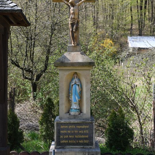 Kříž u vodní kaple ve Zdravé Vodě