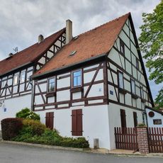 Gasthaus (Radeburger Straße 14) mit angebautem Wohnhaus (Am Kellerberg 2 und 4) Am Kellerberg 2; 4