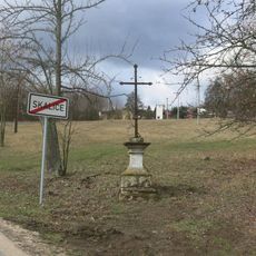 Kříž na západním okraji Skalice u Lovosic