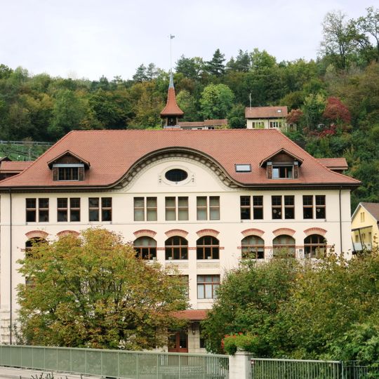 Elementary school building