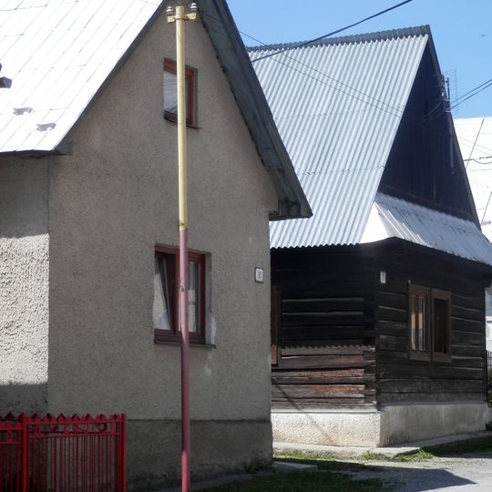 Ľudový dom s hospodár. časťou