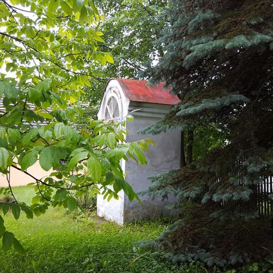 Kaplička v Mítově, západně od Nových Mitrovic