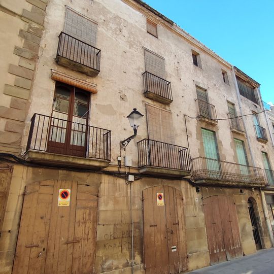 La Botiga Nova i altra casa