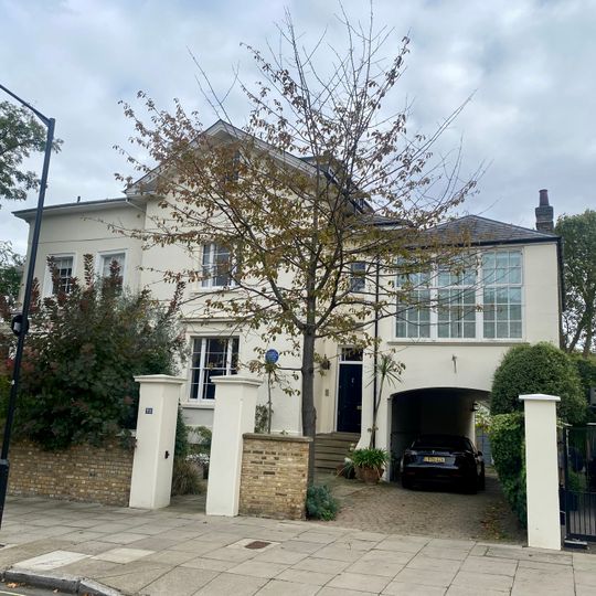 32 And 33, Queen's Grove Nw8