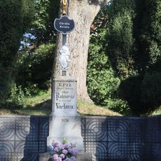 Kříž u laviček v Radošově