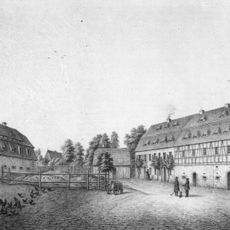 Herrenhaus, daran angebautes Wirtschaftsgebäude und Taubenhaus eines Rittergutes sowie Teich am Herrenhaus Herolder Straße 2