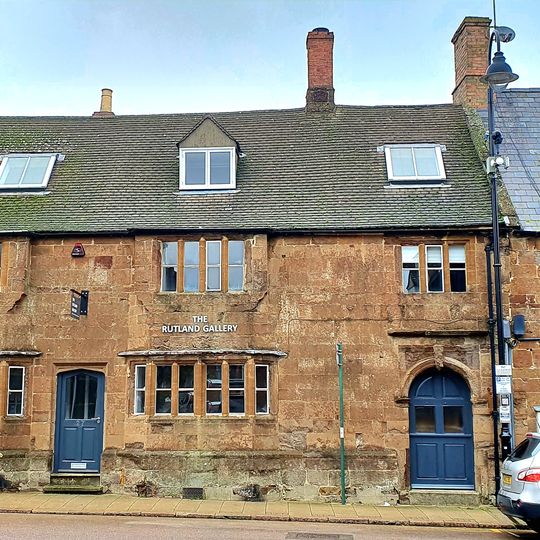 27, High Street East