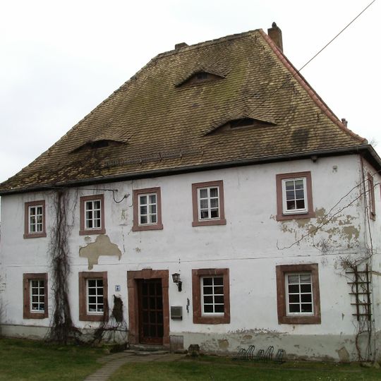 Pfarrhaus mit Einfriedung Kirchgasse 2