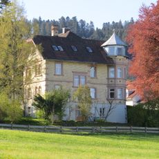 Villenartiges Wohnhaus