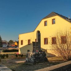 Pomník padlým v Podolí v centru vesnice