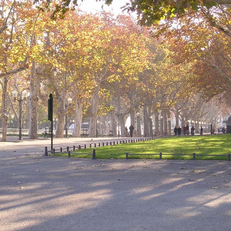 Charles de Gaulle Plaza