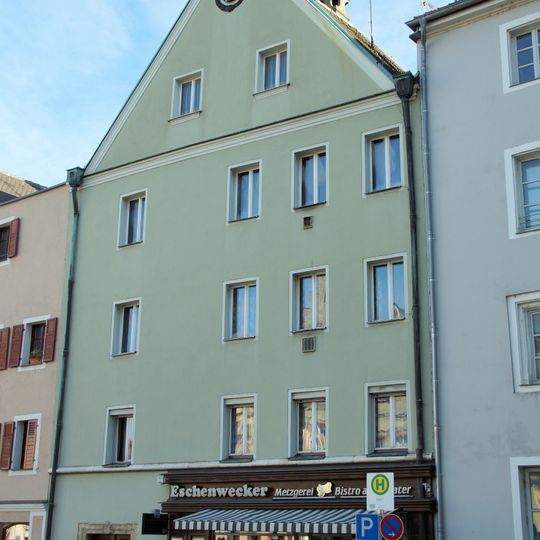 Wohn- und Geschäftshaus