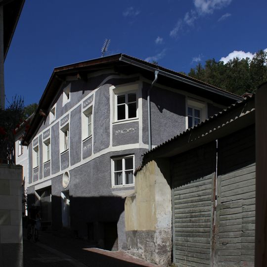 Dr.-Heinrich-Flora-Straße 2A-B