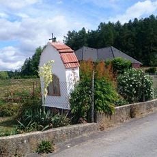 Kaplička na zahradě v Popovicích