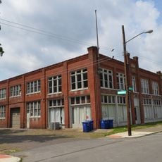 Avery Pontiac Building